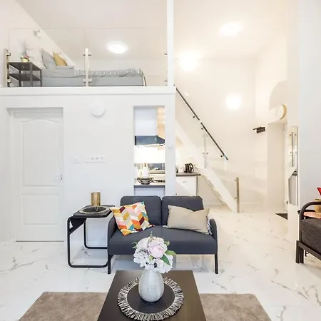 Seventh Heaven 3 * 布达佩斯